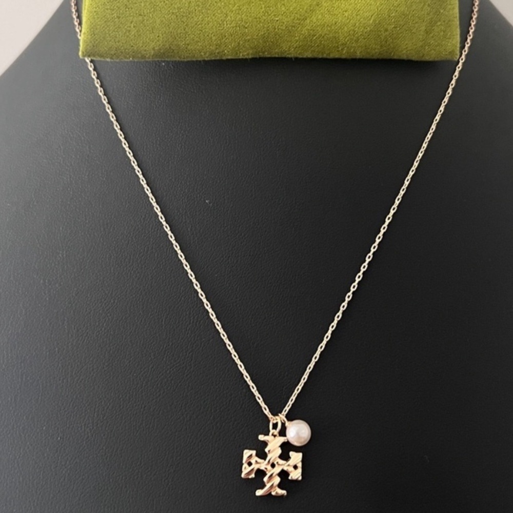 Tory Burch Textured Rope Pearl Pendant in Silver - Picture 8 of 10